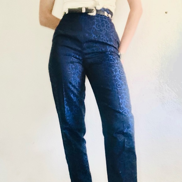 🔥SOLD🔥90s VTG ANN TAYLOR Blue Paisley Silk Tapered Pants - Picture 5 of 11